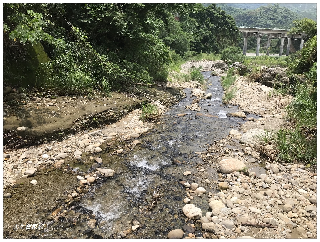 南投草屯雙冬石灼巷乾溪戲水秘境 南投草屯雙冬石灼巷乾溪戲水秘境