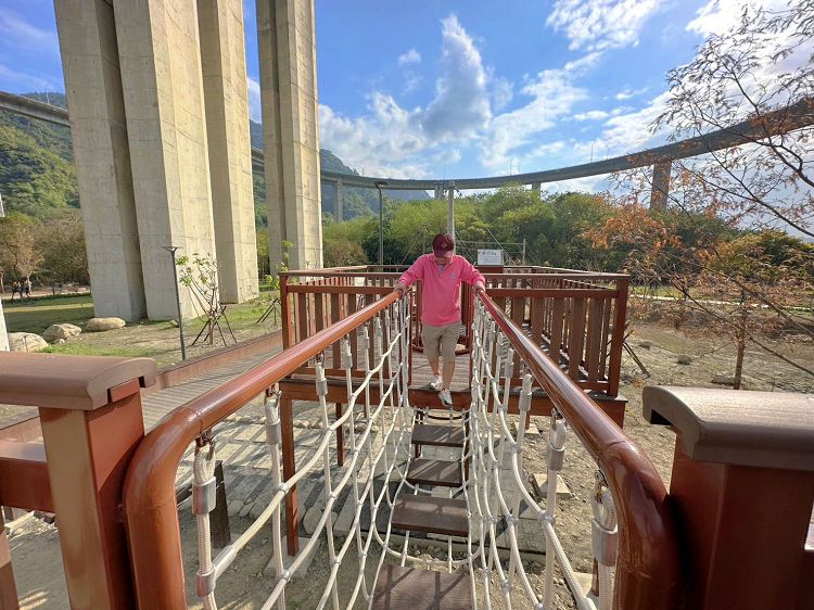 橋聳雲天綠雕園區、橋聳雲天綠雕公園、橋聳雲天兒童遊戲場、國姓橋聳雲天、國姓綠雕園區