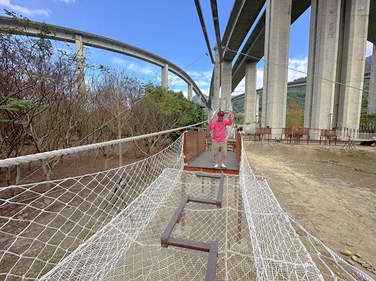 橋聳雲天綠雕園區、橋聳雲天綠雕公園、橋聳雲天兒童遊戲場、國姓橋聳雲天、國姓綠雕園區