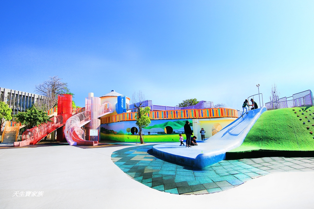 網站近期文章：苗栗苑裡|灣麗親子公園8大遊戲設施，10種以上遊具根本是遊樂園