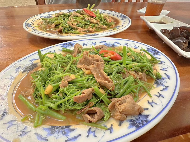 南投景點、鹿谷美食、溪頭好吃的、溪阿餐館、阿成小吃、溪阿餐館菜單、溪頭野菜餐廳、溪頭熱炒
