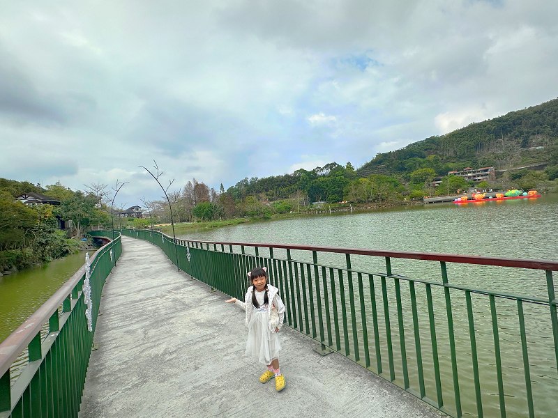 南投景點、鹿谷景點、鹿谷私房景點、麒麟潭、麒麟潭美食、麒麟潭門票、鹿谷麒麟潭車泊、麒麟潭導航、麒麟潭地址、麒麟潭螢火蟲