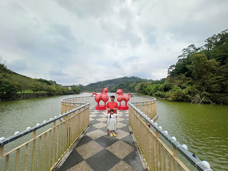 南投景點、鹿谷景點、鹿谷私房景點、麒麟潭、麒麟潭美食、麒麟潭門票、鹿谷麒麟潭車泊、麒麟潭導航、麒麟潭地址、麒麟潭螢火蟲