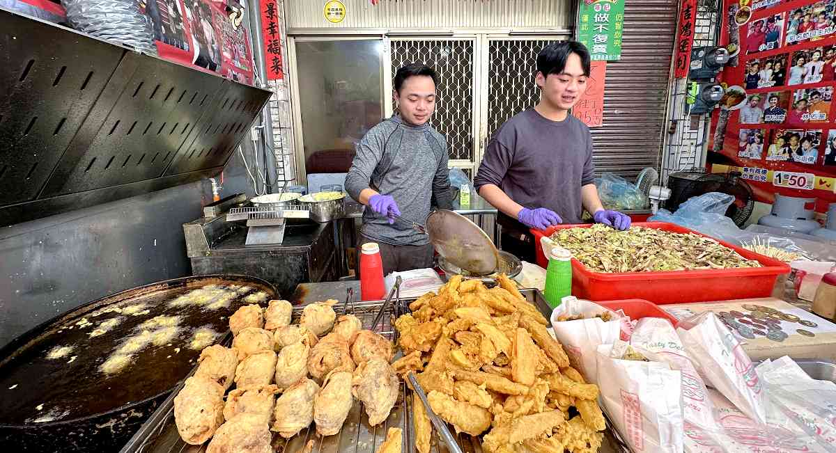 南投美食、魚池美食、日月潭美食、伊達邵美食、年記做不復賣高麗菜包、伊達邵年記做不復賣高麗菜包、日月潭年記高麗菜包、日月潭高麗菜包、年記高麗菜包、年記高麗菜包菜單、伊達邵排隊美食