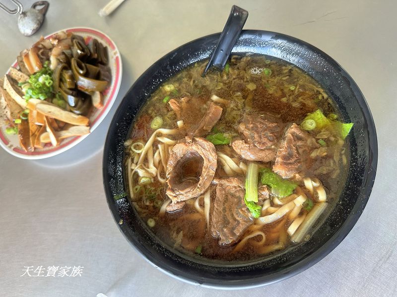 嘉義美食、竹崎小吃、竹崎美食、老松牛肉麵、竹崎老松牛肉麵、老松牛肉麵菜單、老松牛肉麵電話、鐵皮屋牛肉麵、竹崎牛肉麵