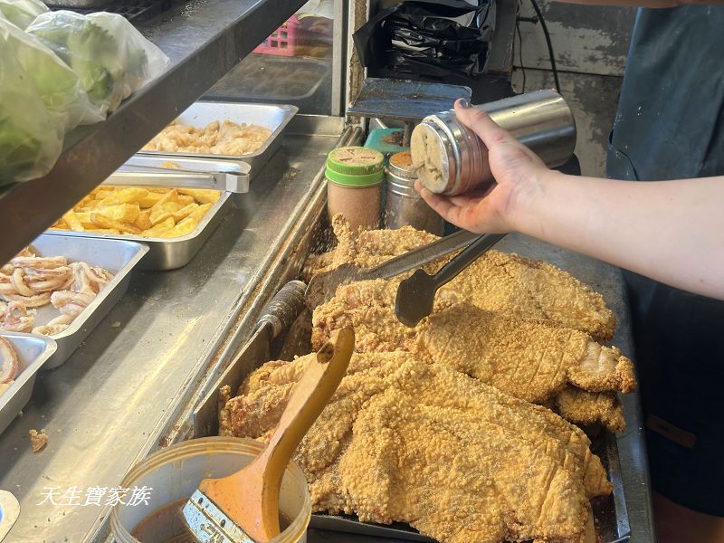 台中美食、烏日美食、用盡心雞巨無霸雞排、烏日巨無霸雞排、巨無霸雞排、全台最大塊的雞排、用盡心雞巨無霸雞排菜單、用盡心雞巨無霸雞排電話、用盡心雞巨無霸雞排好吃嗎、用盡心雞巨無霸雞排評論