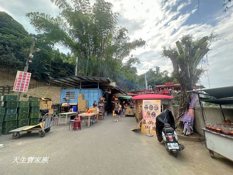 南投景點、中寮景點、泡麵土地公、石龍宮、中寮石龍宮、泡麵土地公怎麼去、泡麵土地公一日遊、泡麵土地公廟地址、石龍宮怎麼去、中寮石龍宮附近美食