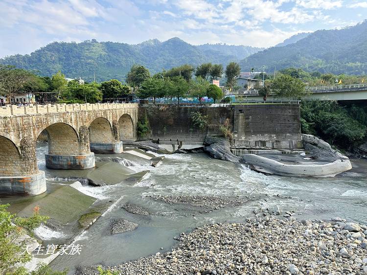 國姓鄉景點、北港溪糯米石橋、糯米石橋、糯米橋、北港溪橋、南投國姓糯米石橋、百年糯米石橋