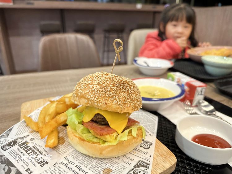 日月潭親子景點、日月潭親子餐廳、日月潭親子遊、魯魯札札咖啡親子館、魯魯札札咖啡館、魯魯札札親子館、魯魯札札親子餐廳、魯魯札札門票、魯魯札札咖啡親子館菜單、