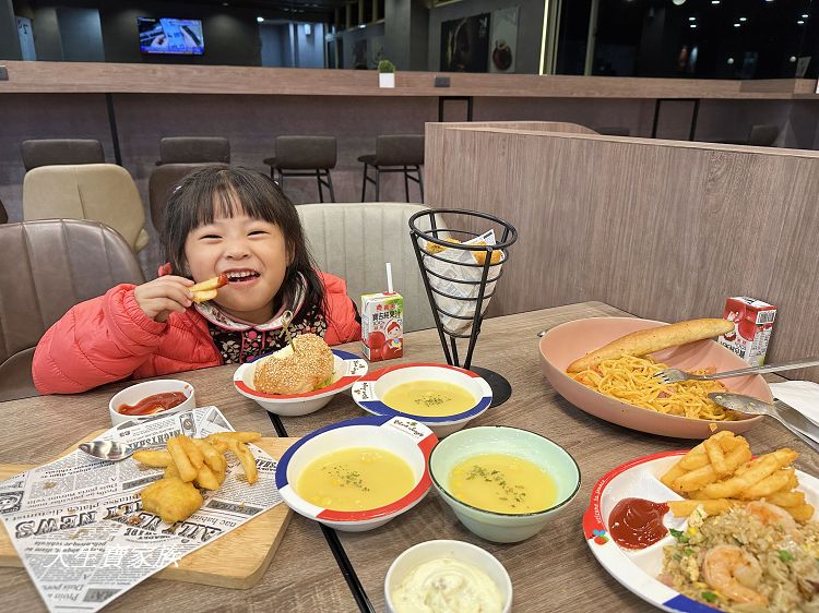 日月潭親子景點、日月潭親子餐廳、日月潭親子遊、魯魯札札咖啡親子館、魯魯札札咖啡館、魯魯札札親子館、魯魯札札親子餐廳、魯魯札札門票、魯魯札札咖啡親子館菜單、