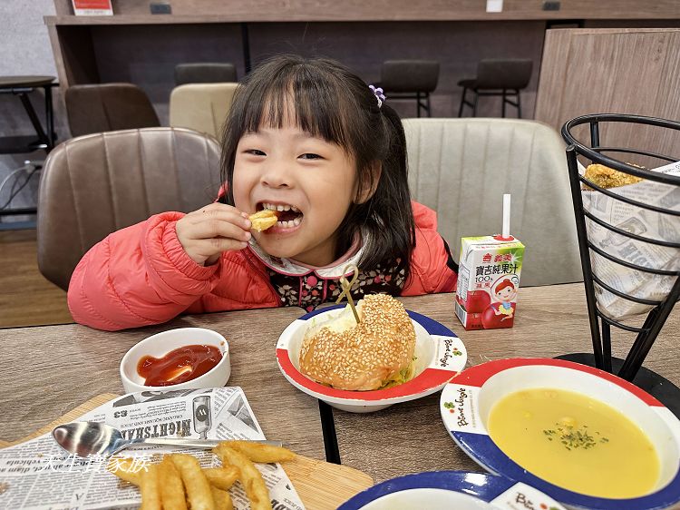 日月潭親子景點、日月潭親子餐廳、日月潭親子遊、魯魯札札咖啡親子館、魯魯札札咖啡館、魯魯札札親子館、魯魯札札親子餐廳、魯魯札札門票、魯魯札札咖啡親子館菜單、