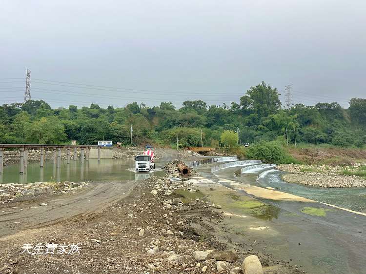 南投景點、竹山景點、水路、竹山水路、東埔蚋溪攔砂壩瀑布、過水路面、竹山水路封閉、竹山水路怎麼去、水路照片