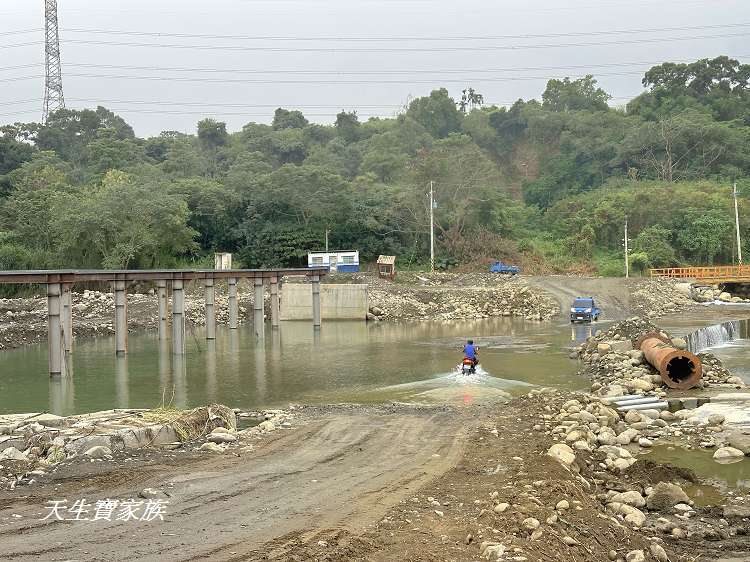 南投景點、竹山景點、水路、竹山水路、東埔蚋溪攔砂壩瀑布、過水路面、竹山水路封閉、竹山水路怎麼去、水路照片