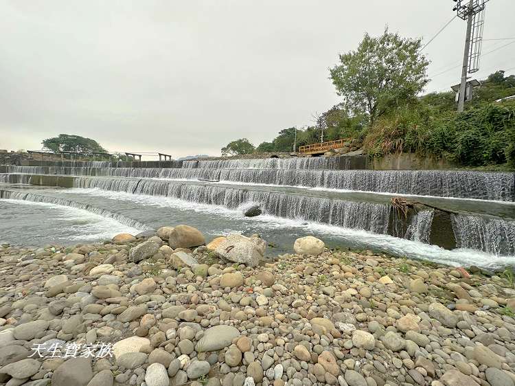 南投景點、竹山景點、水路、竹山水路、東埔蚋溪攔砂壩瀑布、過水路面、竹山水路封閉、竹山水路怎麼去、水路照片