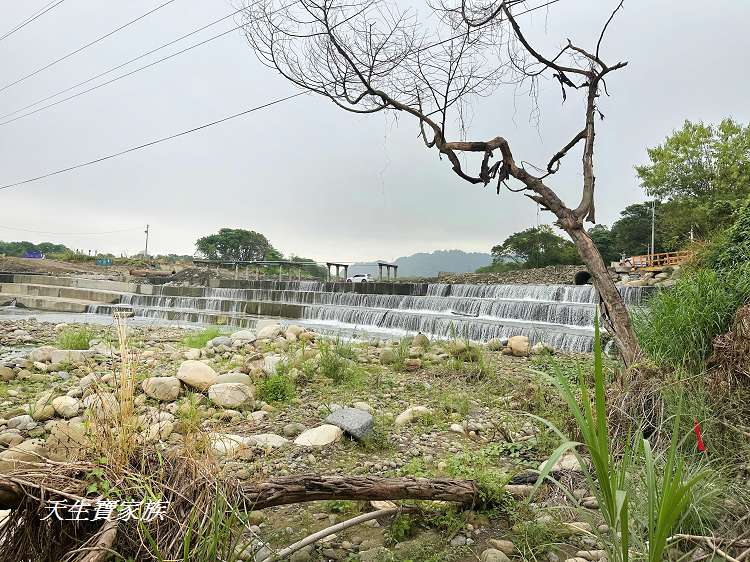 南投景點、竹山景點、水路、竹山水路、東埔蚋溪攔砂壩瀑布、過水路面、竹山水路封閉、竹山水路怎麼去、水路照片