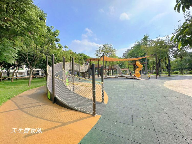 台中親子公園推薦、北屯兒童公園、北屯兒童公園停車場、北屯兒童公園附近美食、北屯兒童公園林間探索遊戲場