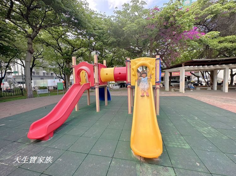 台中親子公園推薦、北屯兒童公園、北屯兒童公園停車場、北屯兒童公園附近美食、北屯兒童公園林間探索遊戲場