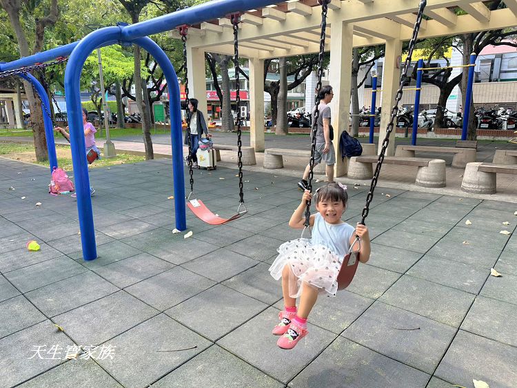 台中親子公園推薦、北屯兒童公園、北屯兒童公園停車場、北屯兒童公園附近美食、北屯兒童公園林間探索遊戲場