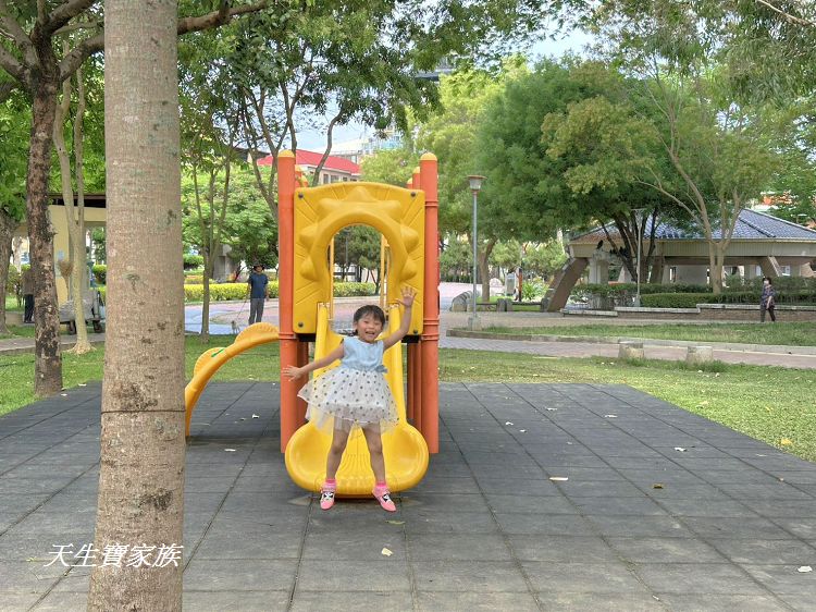 台中親子公園推薦、北屯兒童公園、北屯兒童公園停車場、北屯兒童公園附近美食、北屯兒童公園林間探索遊戲場
