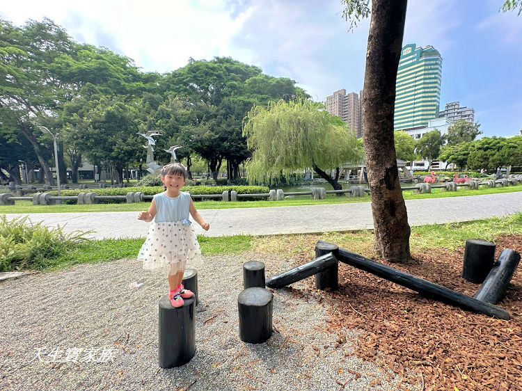 台中親子公園推薦、北屯兒童公園、北屯兒童公園停車場、北屯兒童公園附近美食、北屯兒童公園林間探索遊戲場 台中親子公園推薦、北屯兒童公園、北屯兒童公園停車場、北屯兒童公園附近美食、北屯兒童公園林間探索遊戲場