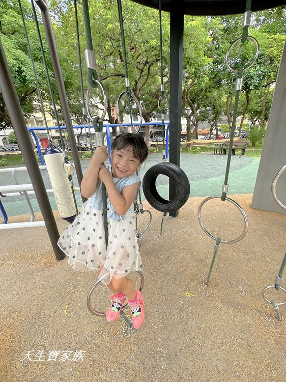 台中親子公園推薦、北屯兒童公園、北屯兒童公園停車場、北屯兒童公園附近美食、北屯兒童公園林間探索遊戲場