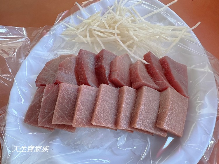 東港漁貨拍賣場、東港老船長黑鮪魚專賣店13號、東港老船長黑鮪魚專賣店13號的菜單、東港黑鮪魚餐廳推薦、