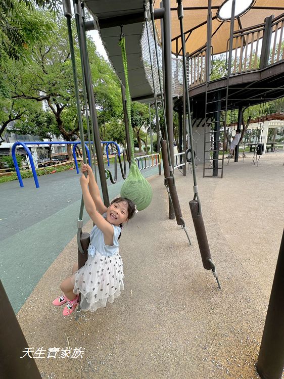 台中親子公園推薦、北屯兒童公園、北屯兒童公園停車場、北屯兒童公園附近美食、北屯兒童公園林間探索遊戲場