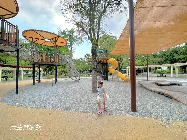 台中親子公園推薦、北屯兒童公園、北屯兒童公園停車場、北屯兒童公園附近美食、北屯兒童公園林間探索遊戲場