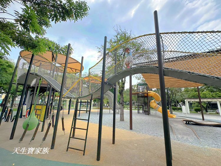 台中親子公園推薦、北屯兒童公園、北屯兒童公園停車場、北屯兒童公園附近美食、北屯兒童公園林間探索遊戲場