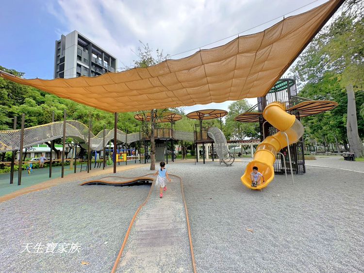 網站近期文章：台中【北屯兒童公園林間探索遊戲場】免費玩4.6公頃冒險樂園，放電賞松鼠賞鴿群超療癒！
