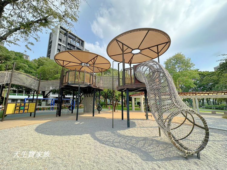 台中親子公園推薦、北屯兒童公園、北屯兒童公園停車場、北屯兒童公園附近美食、北屯兒童公園林間探索遊戲場