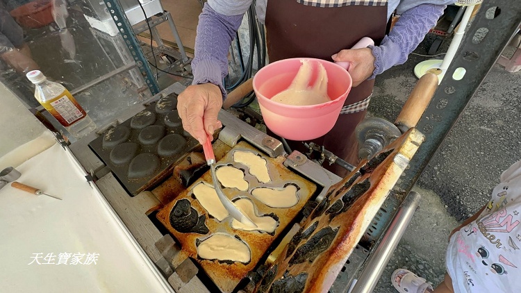 玩具雞蛋糕、古早味雞蛋糕、育樂街阿婆雞蛋糕、南投玩具雞蛋糕、南投雞蛋糕