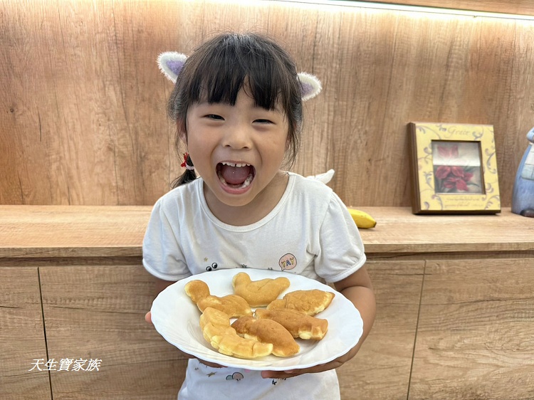玩具雞蛋糕、古早味雞蛋糕、育樂街阿婆雞蛋糕、南投玩具雞蛋糕、南投雞蛋糕