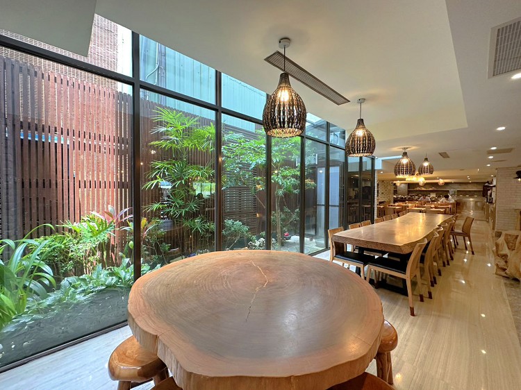 嘉義住宿推薦,嘉義便宜飯店推薦,嘉義夜市住宿推薦,嘉義文化夜市蘭桂坊花園酒店,嘉義文化路夜市飯店,嘉義飯店免費咖啡,嘉義飯店火雞肉飯,嘉義高CP值住宿,嘉義高CP值飯店,文化路夜市住宿,蘭 桂 坊花園酒店 餐廳,蘭桂坊事件,蘭桂坊官網,蘭桂坊花園酒店,蘭桂坊花園酒店ptt,蘭桂坊花園酒店停車,蘭桂坊花園酒店晚餐,蘭桂坊花園酒店評價,蘭桂坊花園酒店鬧鬼,蘭桂坊酒店,蘭桂坊酒店停車場