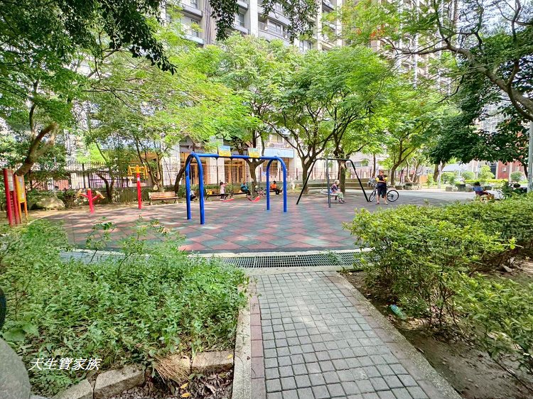 板橋農村公園、板橋石雕公園、板橋公園、農村公園富士山、農村公園圖片、板橋江子翠公園、農村 福德宮
