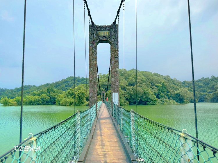 網站近期文章：新竹寶山【寶山水庫環湖步道】太美啦～走吊橋吹風賞湖景，走一圈療癒到不行
