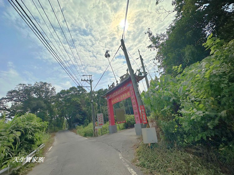 竹山景點、南投竹山山邊嶺土地公廟、山邊嶺土地公廟、山邊嶺土地公、山邊嶺土地公地址、山邊嶺土地公評論