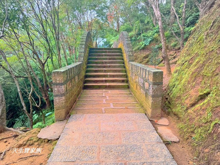 新北市景點、汐止景點、拱北殿、拱北殿步道、拱北殿賞楓時間、汐止拱北殿怎麼去、拱北殿一日遊、拱北殿即時影像 新北市景點、汐止景點、拱北殿、拱北殿步道、拱北殿賞楓時間、汐止拱北殿怎麼去、拱北殿一日遊、拱北殿即時影像