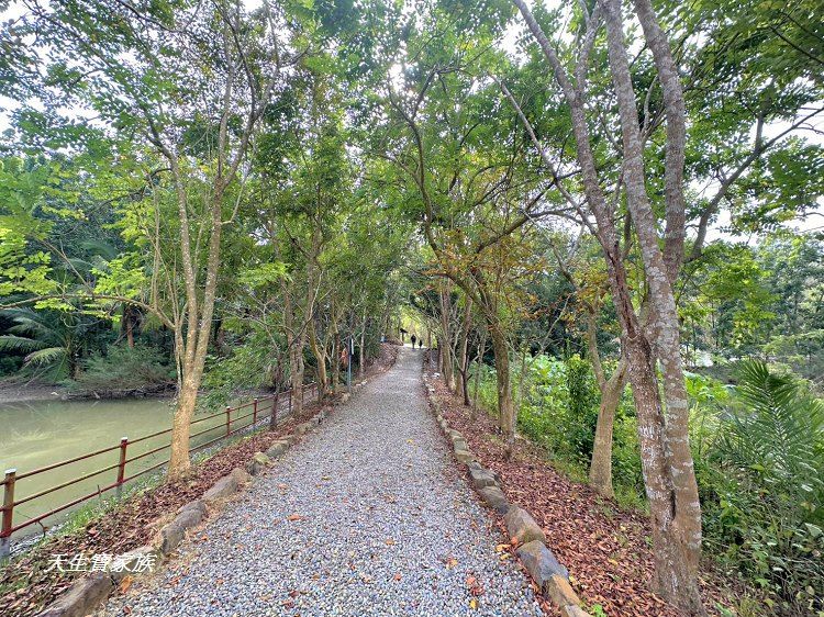 台南龍崎、牛埔泥岩水土保持教學園區、牛埔夢幻湖、台南秘境、龍崎景點、牛埔泥岩水土保持教學園區門票、牛埔泥岩水土保持教學園區相 台南龍崎、牛埔泥岩水土保持教學園區、牛埔夢幻湖、台南秘境、龍崎景點、牛埔泥岩水土保持教學園區門票、牛埔泥岩水土保持教學園區相