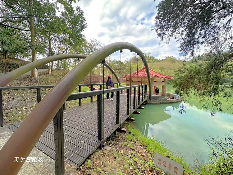 台南龍崎、牛埔泥岩水土保持教學園區、牛埔夢幻湖、台南秘境、龍崎景點、牛埔泥岩水土保持教學園區門票、牛埔泥岩水土保持教學園區相 台南龍崎、牛埔泥岩水土保持教學園區、牛埔夢幻湖、台南秘境、龍崎景點、牛埔泥岩水土保持教學園區門票、牛埔泥岩水土保持教學園區相