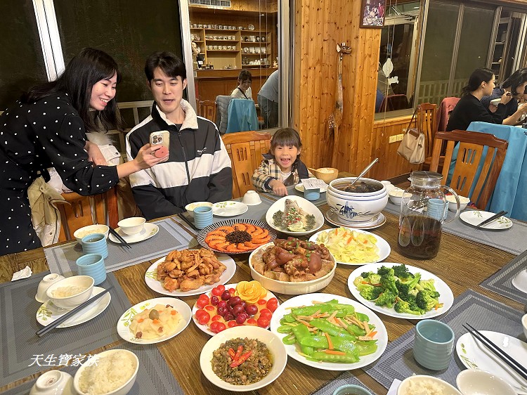 網站近期文章：嘉義隙頂【生力農場田媽媽餐廳】阿里山最強無菜單茶香料理，道道驚喜有特色還能嚐到私房小菜