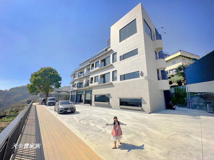 網站近期文章：嘉義隙頂【璦勒芬莊園民宿】比飯店還要頂的阿里山山中祕境，躺在床上就能看象山！根本直接住進風景裡