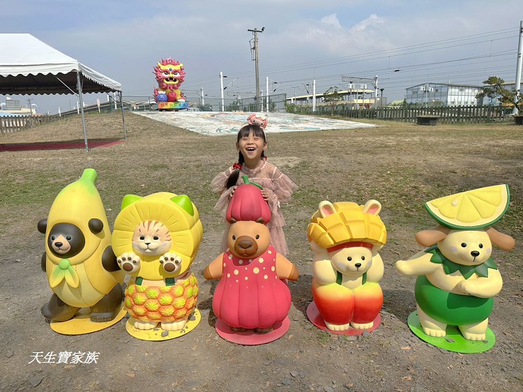 枋寮新景點、枋寮彩虹藝鐵園區、枋寮彩虹藝鐵、枋寮彩虹藝鐵的評論、枋寮彩虹藝鐵的圖片、屏東彩虹藝術村