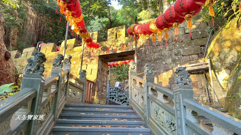 芝山岩文化史蹟公園、芝山岩探坑展示館、芝山岩文化史蹟公園捷運、芝山岩史蹟公園、芝山岩公園