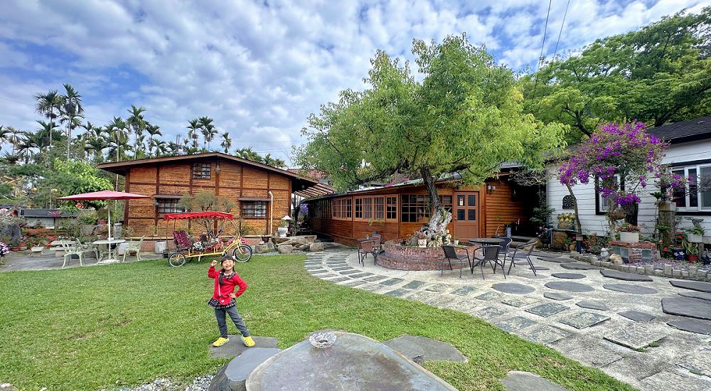 溪頭紅瓣天民宿、溪頭紅瓣天、小半天民宿推薦、溪頭小半天民宿、溪頭紅瓣天民宿價格、溪頭紅瓣天民宿評論