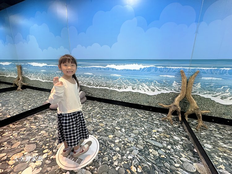 曼波海洋生態休閒園區、四八高地戰備坑道、花蓮農好基地、岸上的曼波魚、青石巖座、四八高地瞭望台、七星潭海岸斷面樁UA24