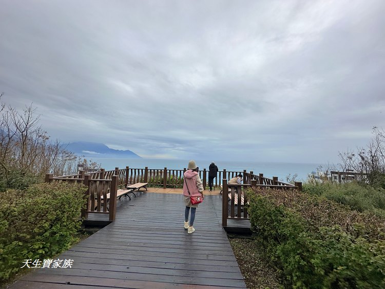 曼波海洋生態休閒園區、四八高地戰備坑道、花蓮農好基地、岸上的曼波魚、青石巖座、四八高地瞭望台、七星潭海岸斷面樁UA24